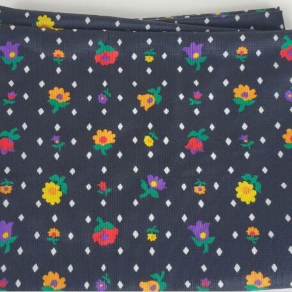 Floral Vintage Fabric Black Flower Motif 72"x42" Textiles Craft Sewing Patterns - Picture 5 of 7